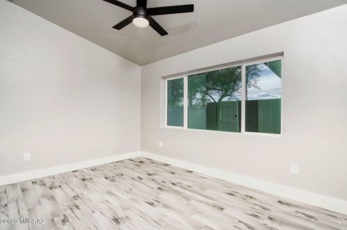 892 Glenn St, Tucson AZ  85705-4120 exterior