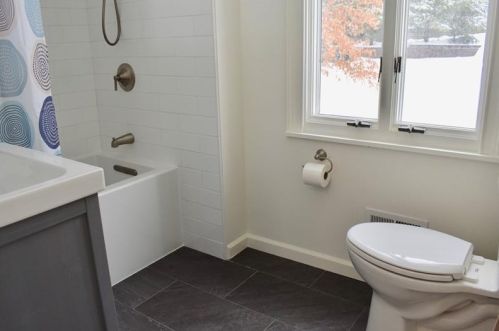 409 Greenhurst Dr, Pittsburgh PA 15243-1919 exterior