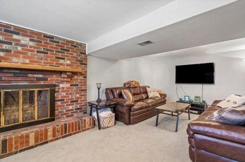 389 Holiday Park Dr, Pittsburgh PA 15239-2364 exterior