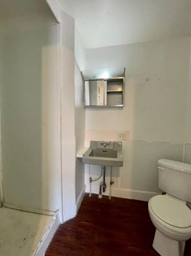 460 Clay Ave, Meskegon MI 49440-1002 exterior