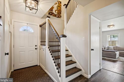 6620 Forbush Ct, Alexandria, VA 22310-2418