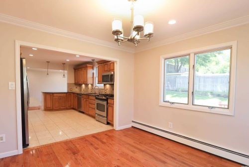 32 Maryland St, Huntington Station NY 11746-6945 exterior