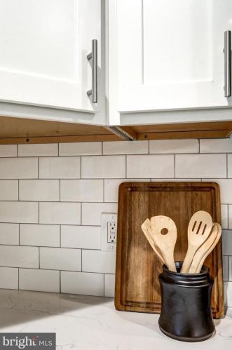 1303 Willow Street Pike, Lancaster PA  17602-4633 exterior