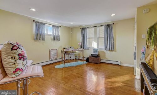 7554 Gilbert St, Philadelphia PA 19150-2606 exterior