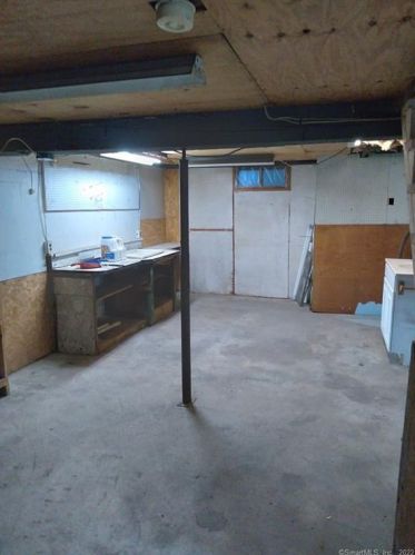 56 Cottage St, Killingly CT 06239-3026 exterior