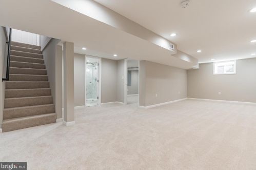 11611 Mapleview Dr, Silver Spring MD 20902-2327 exterior