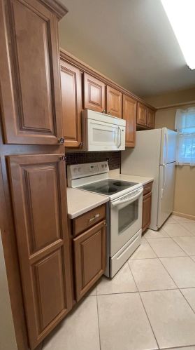 908 Savannas Pt, Fort Pierce FL 34982-6785 exterior