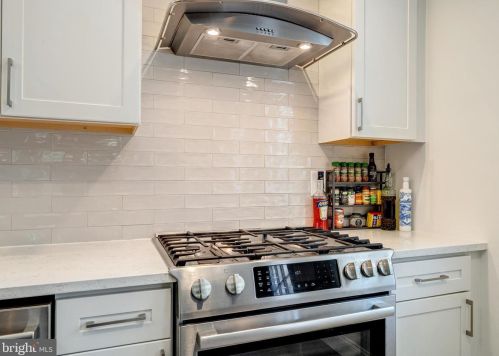 8436 Leaf Rd, Alexandria VA 22309-1708 exterior