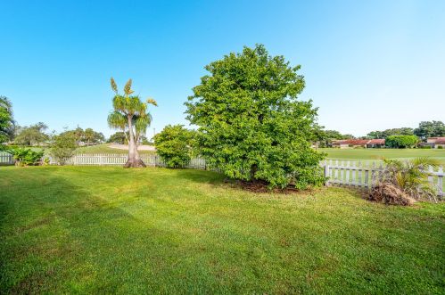 5807 Northpointe Ln, Boynton Beach FL 33437-2008 exterior