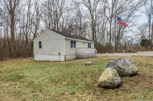 26 Island Beach Rd, Exeter, CT 06249-2119