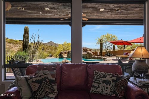 37025 33rd Ave, Phoenix AZ  85086-8740 exterior