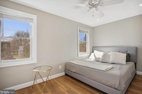 252 Oakwood St, Washington DC  20032-1721 exterior