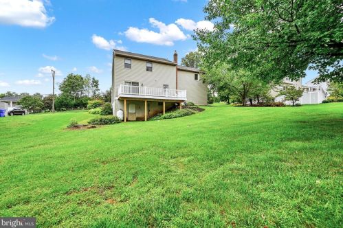 1739 Conard Rd, Lancaster PA 17602-1302 exterior