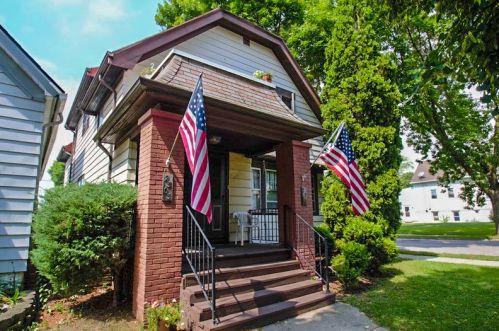 2501 10th St, Milwaukee WI 53215-3428 exterior