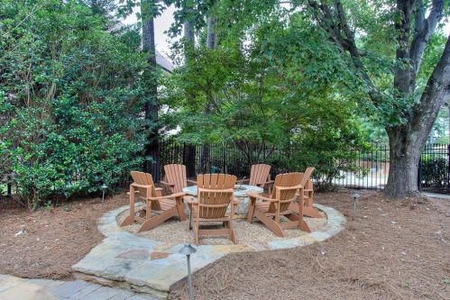 3022 Castle Pne Dr, Duluth GA 30097-2041 exterior