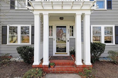 492 Wayland Ave, Providence, RI 02906-4654