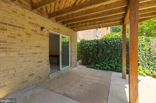 8 Chapman St, Alexandria VA 22301-2501 exterior