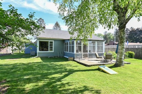 1423 Oconomowoc Ave, Watertown WI 53094-5220 exterior