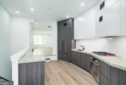 130 Carpenter St, Philadelphia PA  19147-4212 exterior