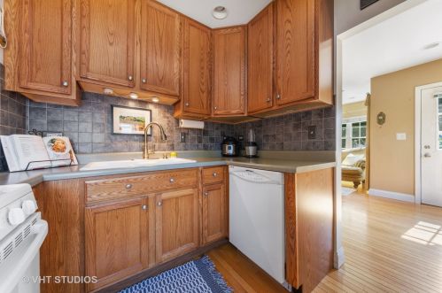 170 Pick Ave, Elmhurst IL 60126-3018 exterior