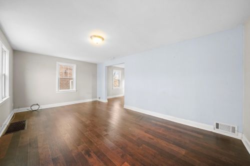 7339 Washtenaw Ave, Chicago IL 60645-1401 exterior