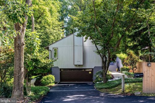 1839 Macarthur Dr, Mc Lean, VA 22101-5339