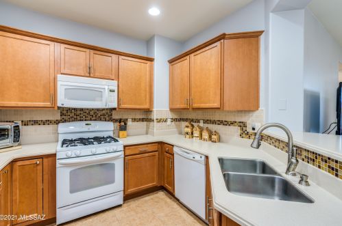 589 Rugged Cyn Dr, Green Valley AZ 85614-6188 exterior