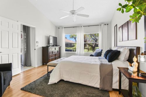 6392 Long Ky Ln, Boynton Beach FL 33472-2374 exterior