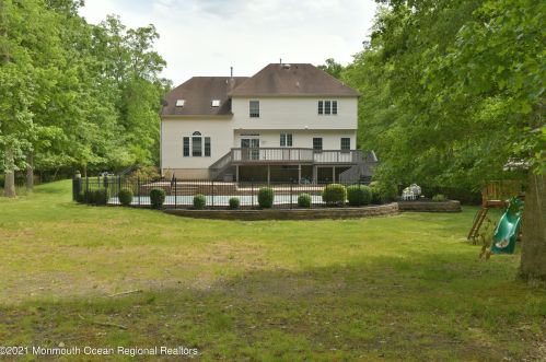 5 Markus Ct, Jackson Twp NJ  08527-2886 exterior