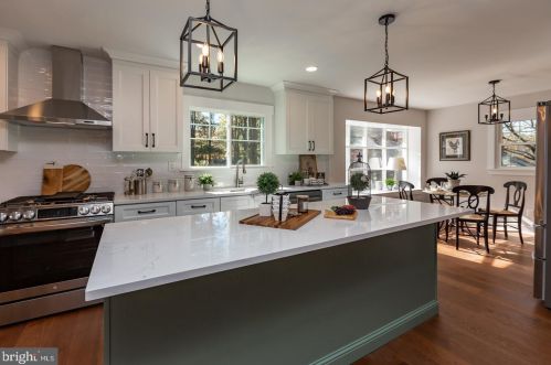 61 Chapel Hl Rd, Media PA 19063-4311 exterior