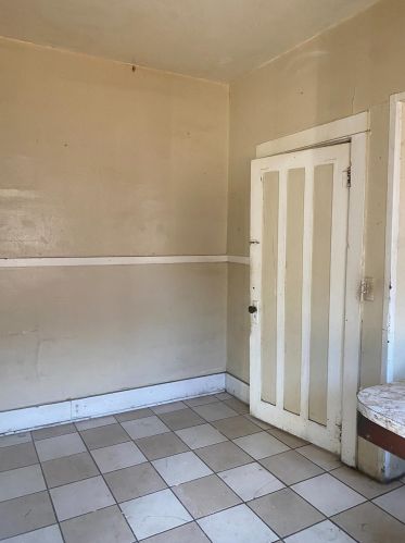 406 West Ave, Turlock CA  95380-5364 exterior