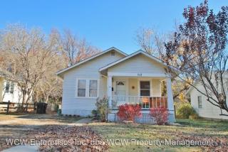 712 Medford Ave, Topeka KS  66606-1832 exterior