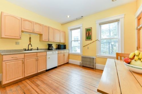 10 Forest Hills St, Boston, MA