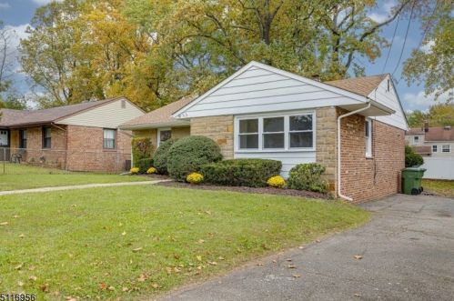 19 Melville Rd, Edison, NJ 08817-4633