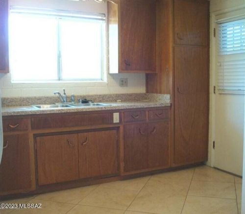 5809 North St, Tucson AZ  85712-2937 exterior