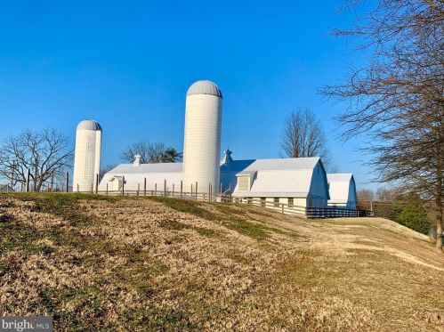 302 Ridgemont Ave, Rockville MD 20850-6061 exterior