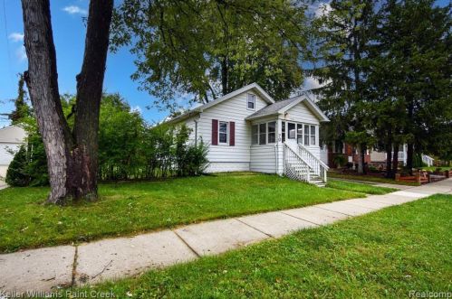 70 Massoit St, Clawson MI  48017-2043 exterior