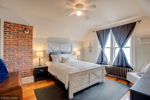 381 Case Ave, Saint Paul MN 55106-3527 exterior