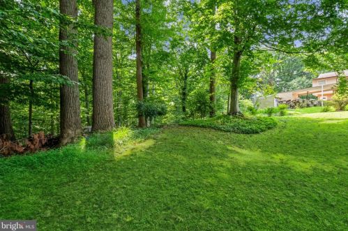 12 Crst Park Ct, Silver Spring MD 20903-1305 exterior