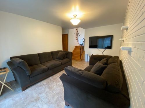 8653 Calumet Ave, Chicago, IL 60619-6027