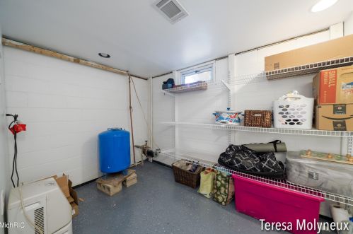 4085 Nicholl Ave, Meskegon MI 49444-3633 exterior