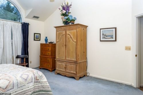 12 Oakwood Trl, Kinnelon NJ 07405-3115 exterior