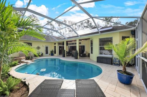 4581 7 Ave, Naples FL 34117-4154 exterior