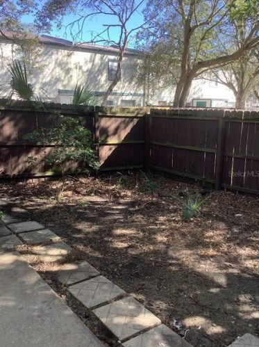 5171 Tennis Ct Cir, Tampa FL 33617-4720 exterior