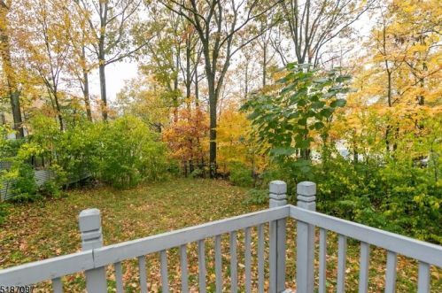 150 Madison Trl, Hopatcong NJ  07843-1519 exterior