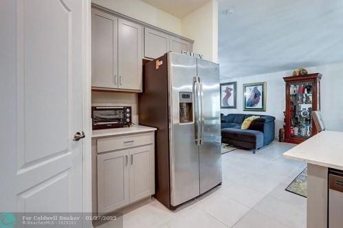 916 Bent Creek Dr, Fort Pierce FL  34947-1330 exterior