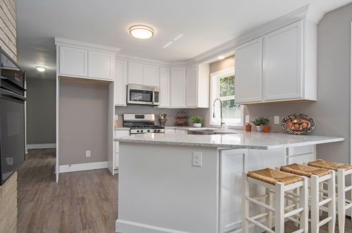 2737 Patricia Dr, Meskegon MI 49445-3240 exterior