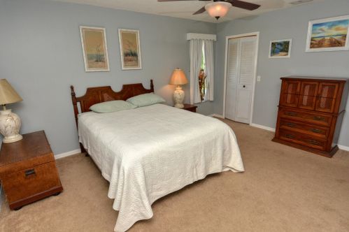 834 Walters Ter, Fort Pierce FL 34983-3963 exterior