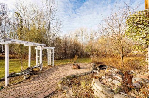 3852 Beyer Rd, Duluth MN 55803-9312 exterior