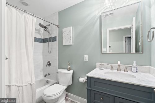 8511 Cherry Valley Ln, Alexandria VA  22309-2121 exterior